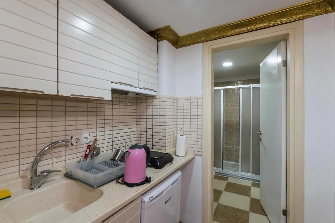 Punto Suite Стамбул 0*,
